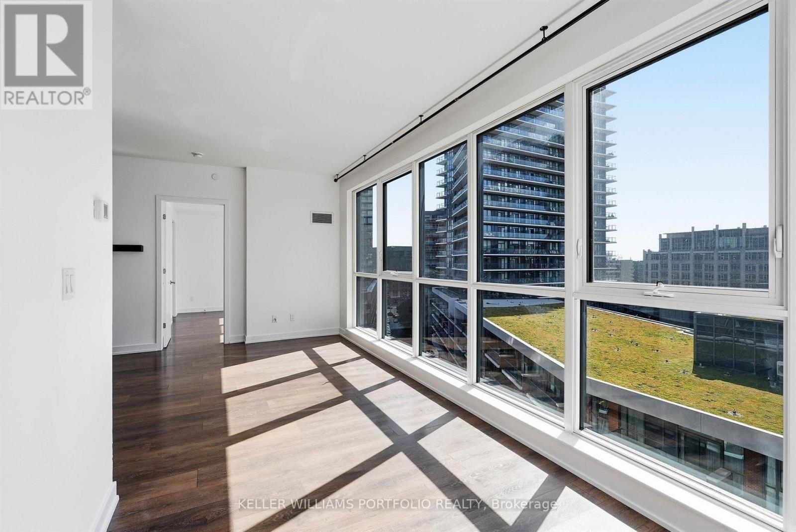 1009 - 50 Bruyeres Mews Property Photo 8