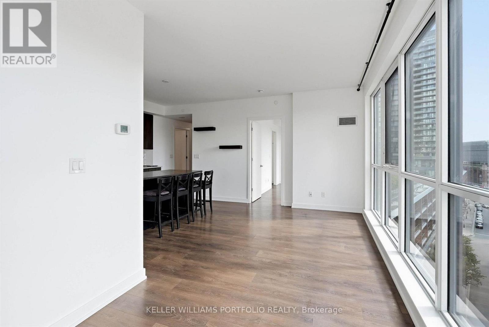 1009 - 50 Bruyeres Mews Property Photo 10