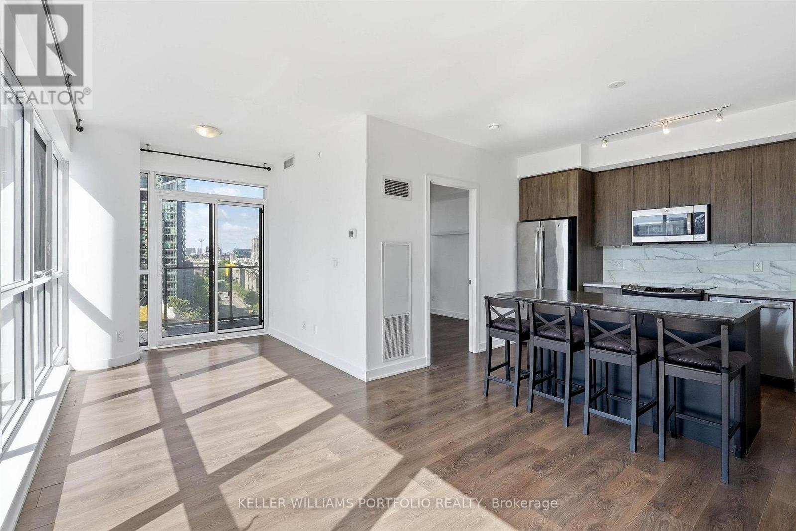 1009 - 50 Bruyeres Mews Property Photo 14