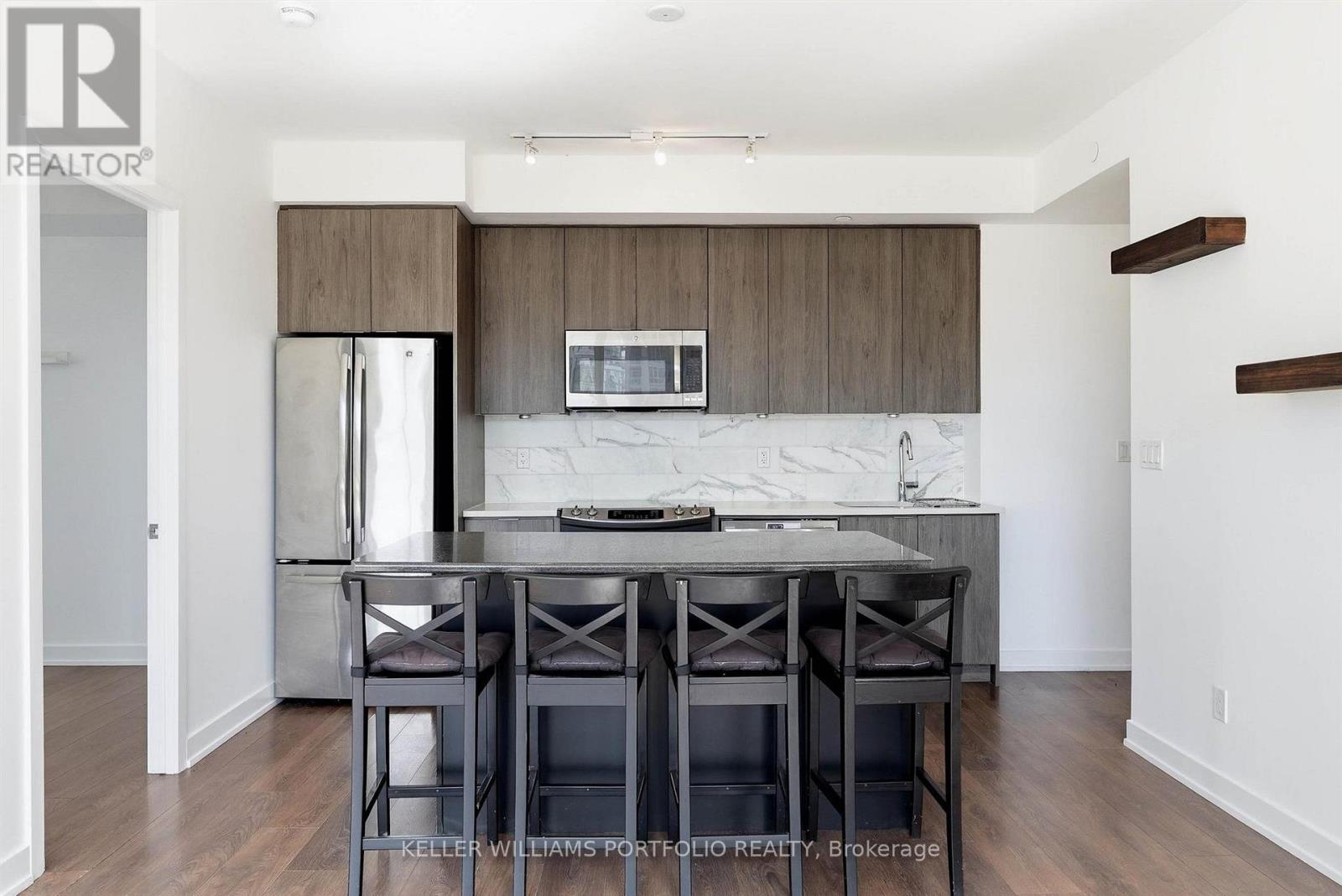 1009 - 50 Bruyeres Mews Property Photo 16