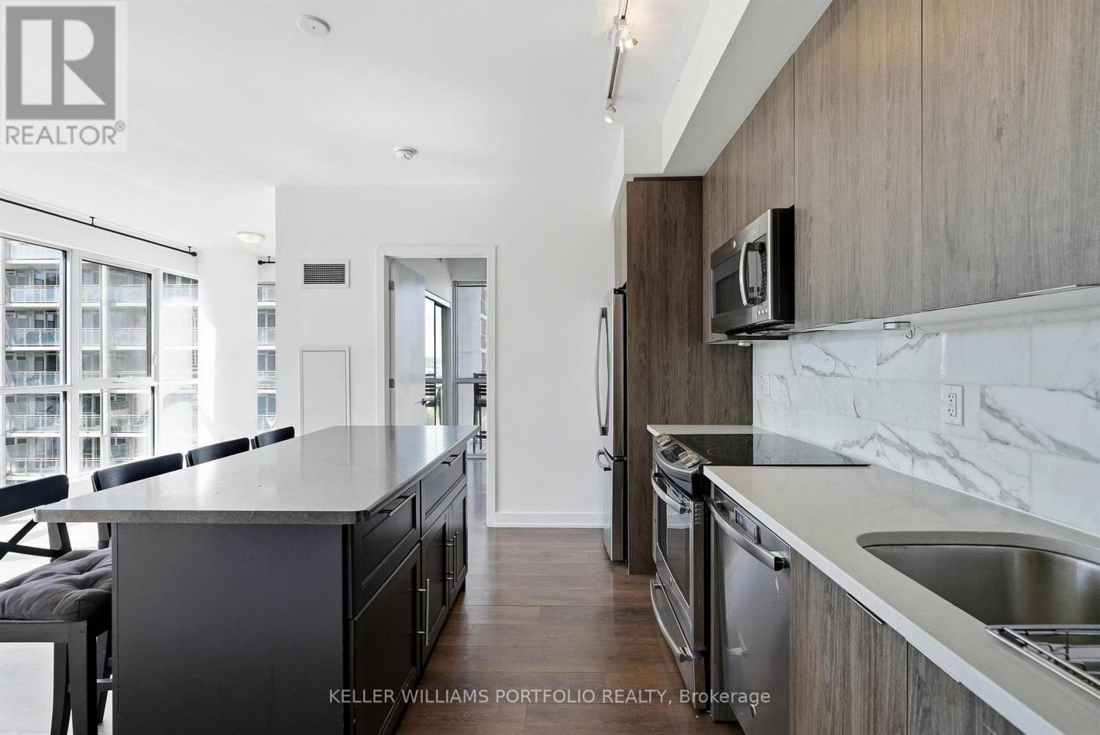 1009 - 50 Bruyeres Mews Property Photo 17