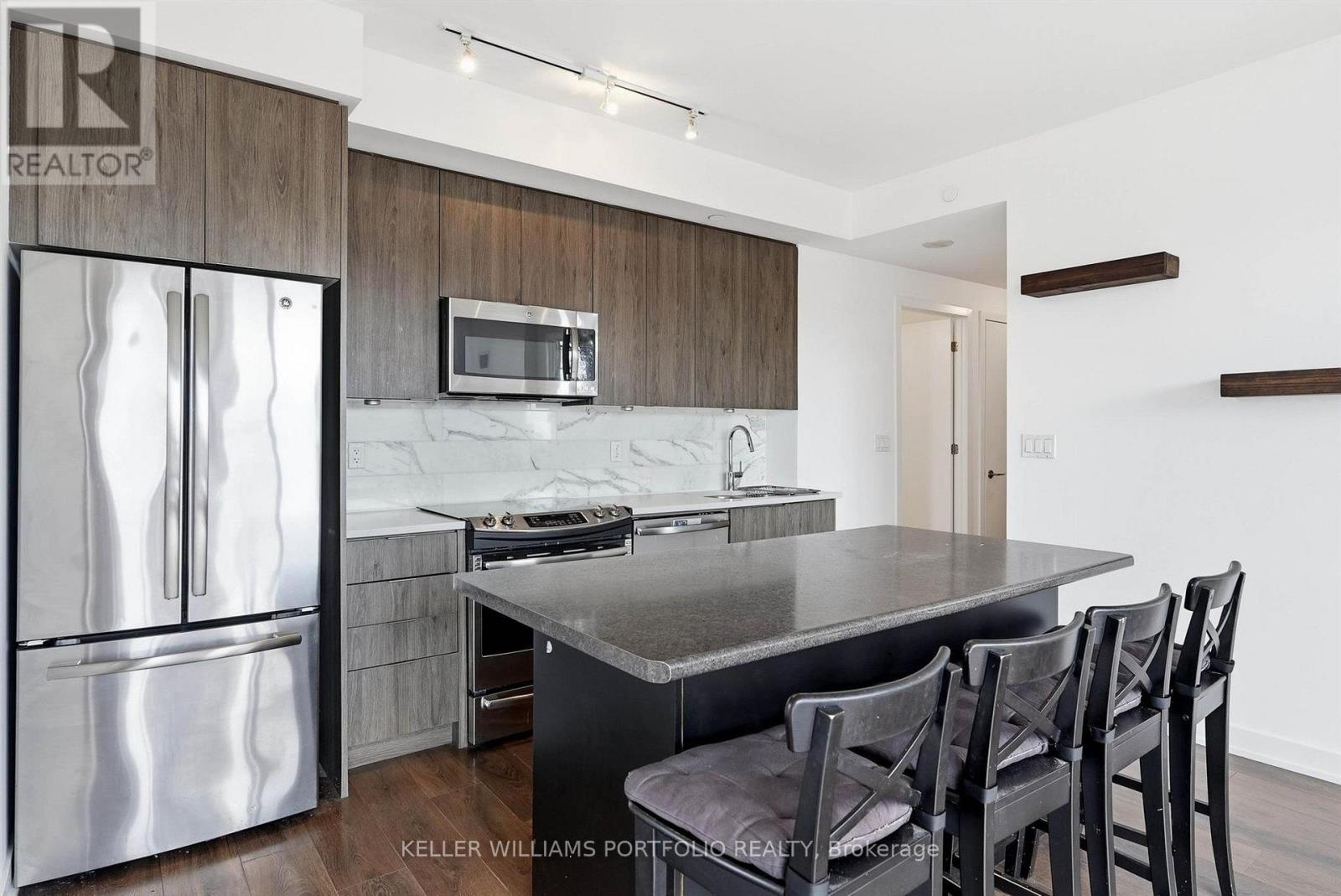 1009 - 50 Bruyeres Mews Property Photo 20