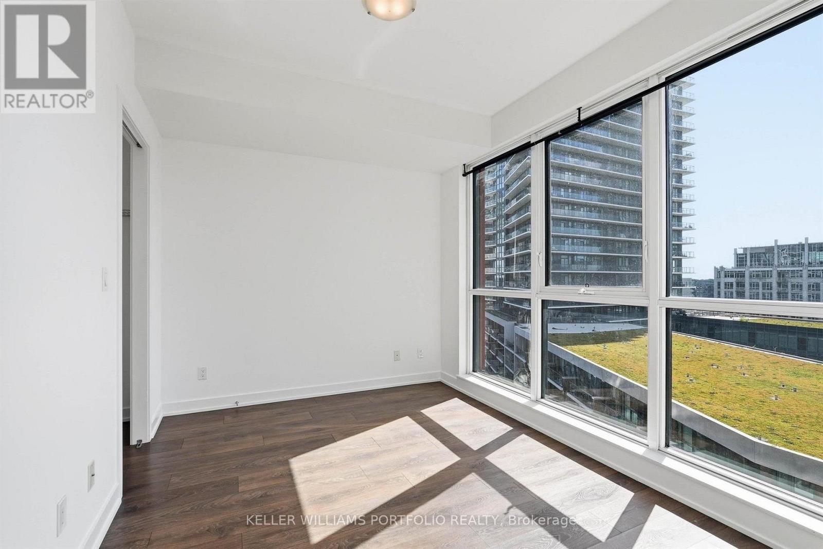 1009 - 50 Bruyeres Mews Property Photo 22
