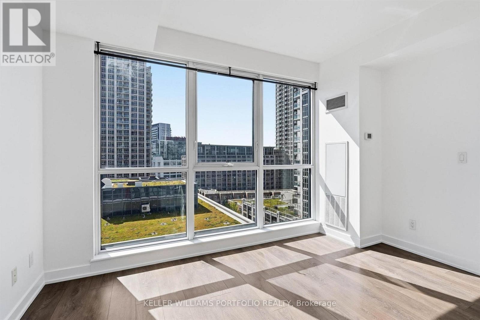 1009 - 50 Bruyeres Mews Property Photo 23