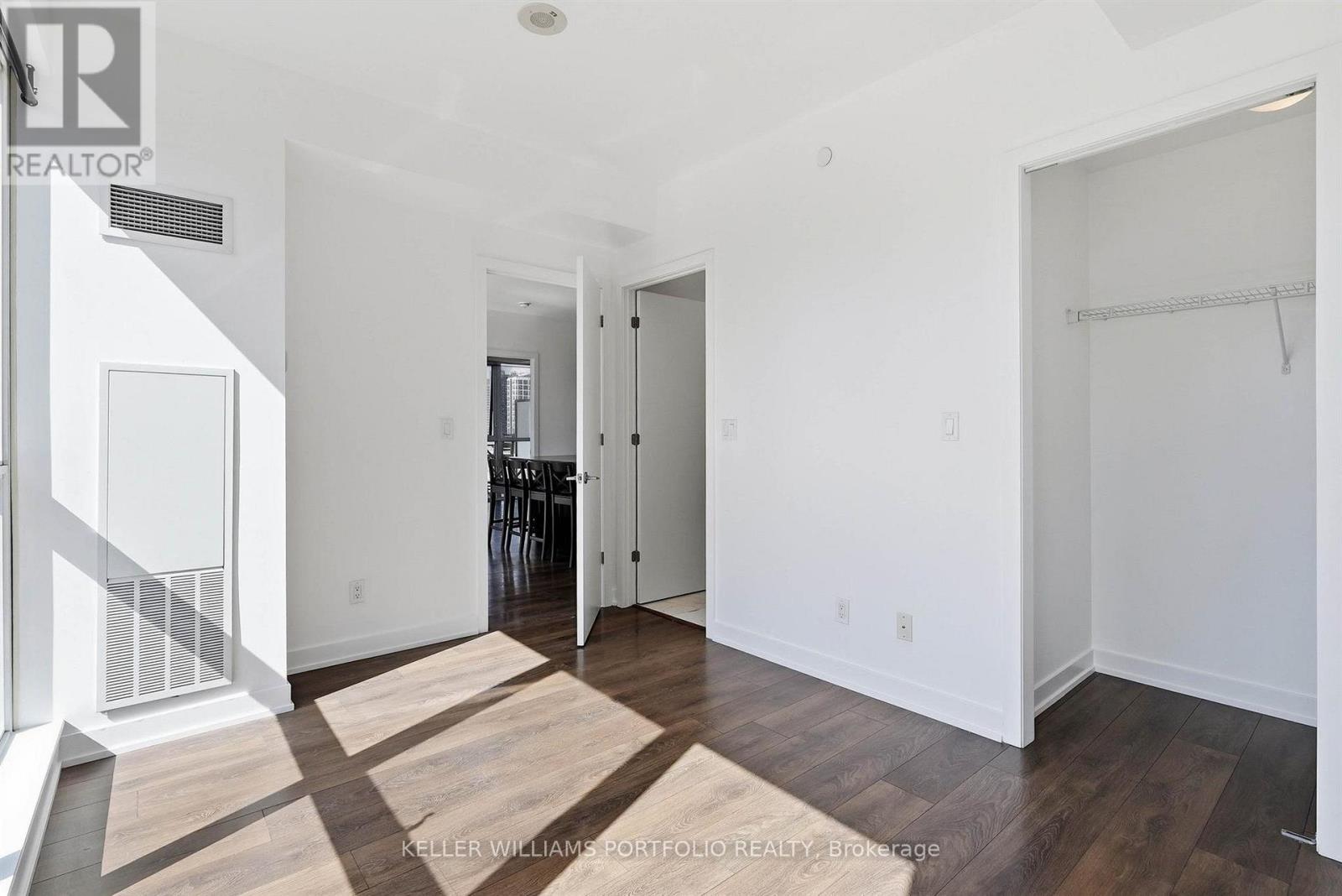 1009 - 50 Bruyeres Mews Property Photo 24