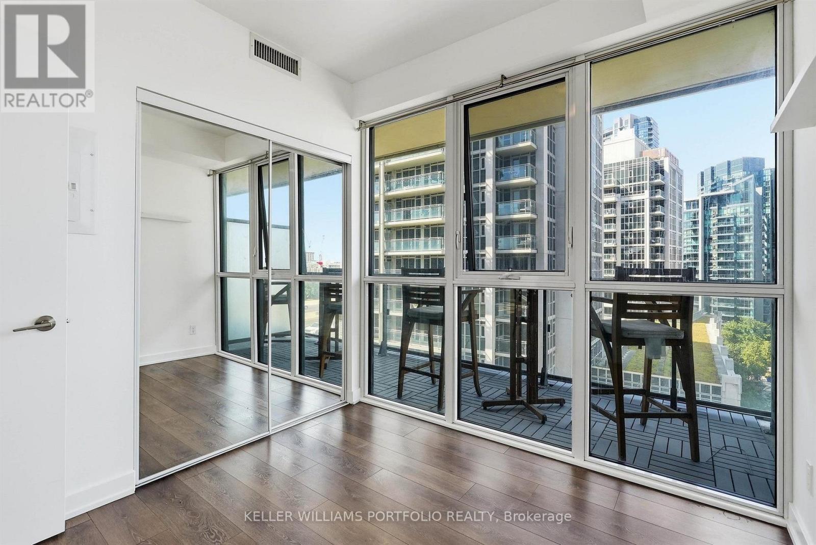 1009 - 50 Bruyeres Mews Property Photo 27