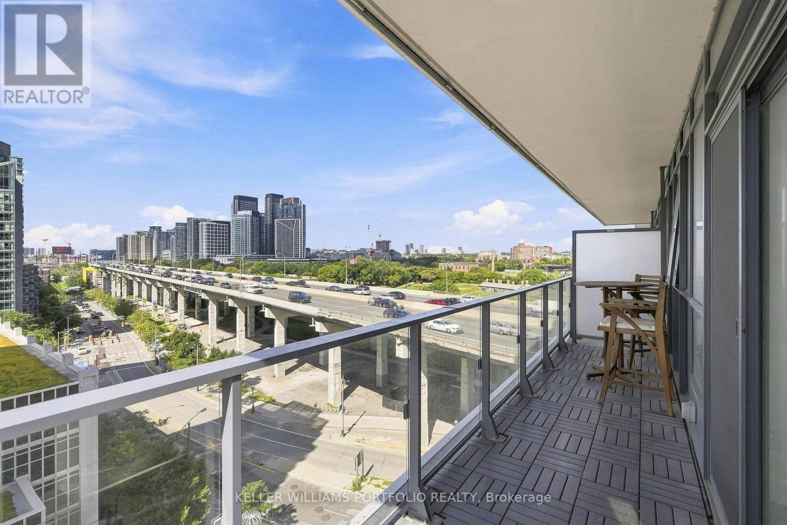 1009 - 50 Bruyeres Mews Property Photo 33