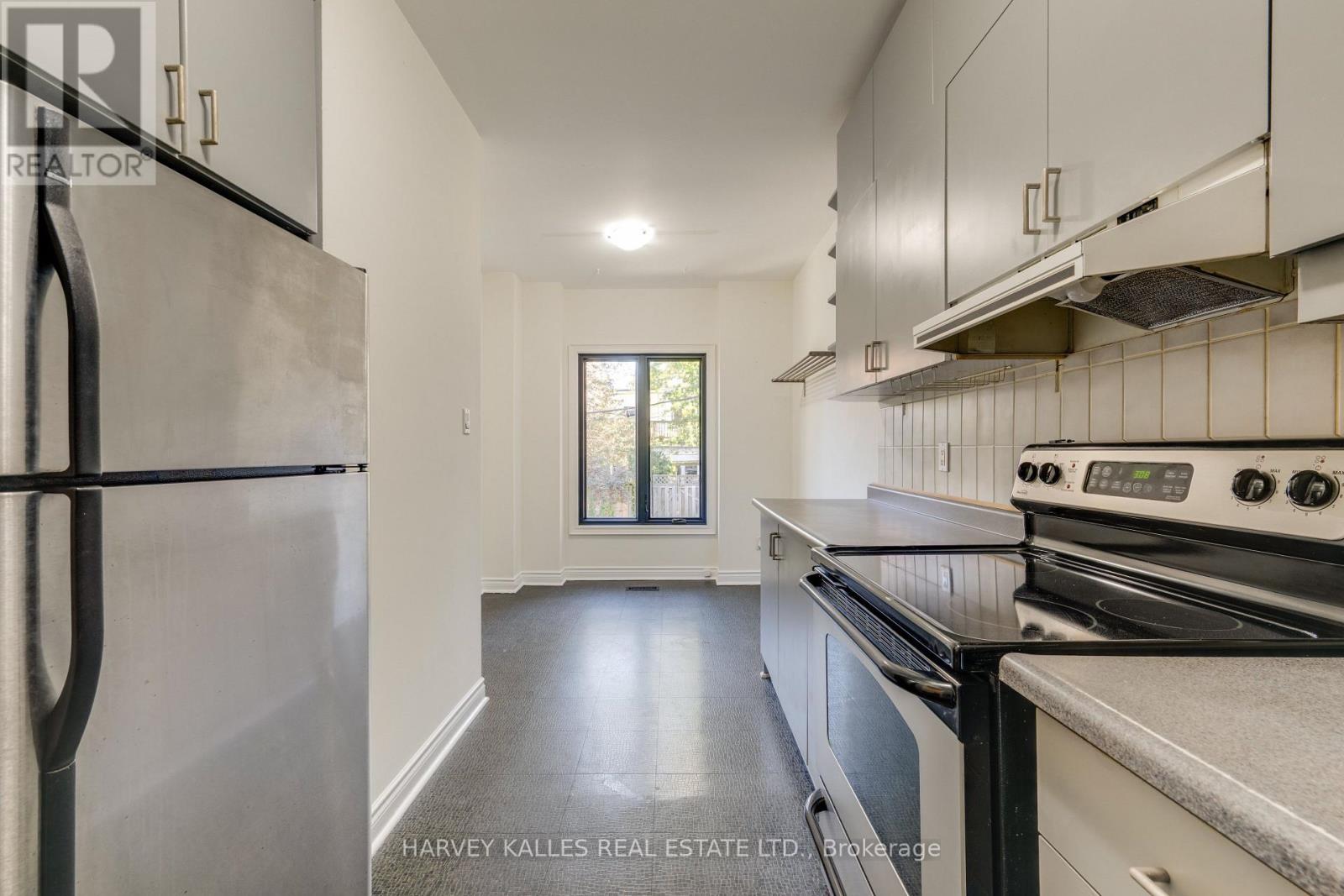 16 St. James Court Property Photo 3