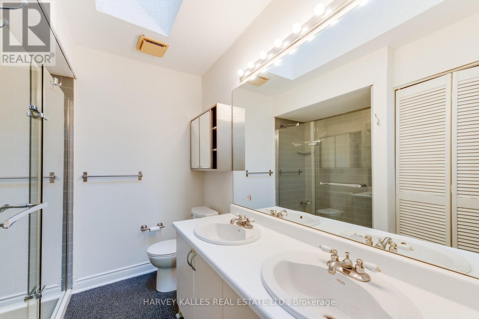 16 St. James Court Property Photo 18