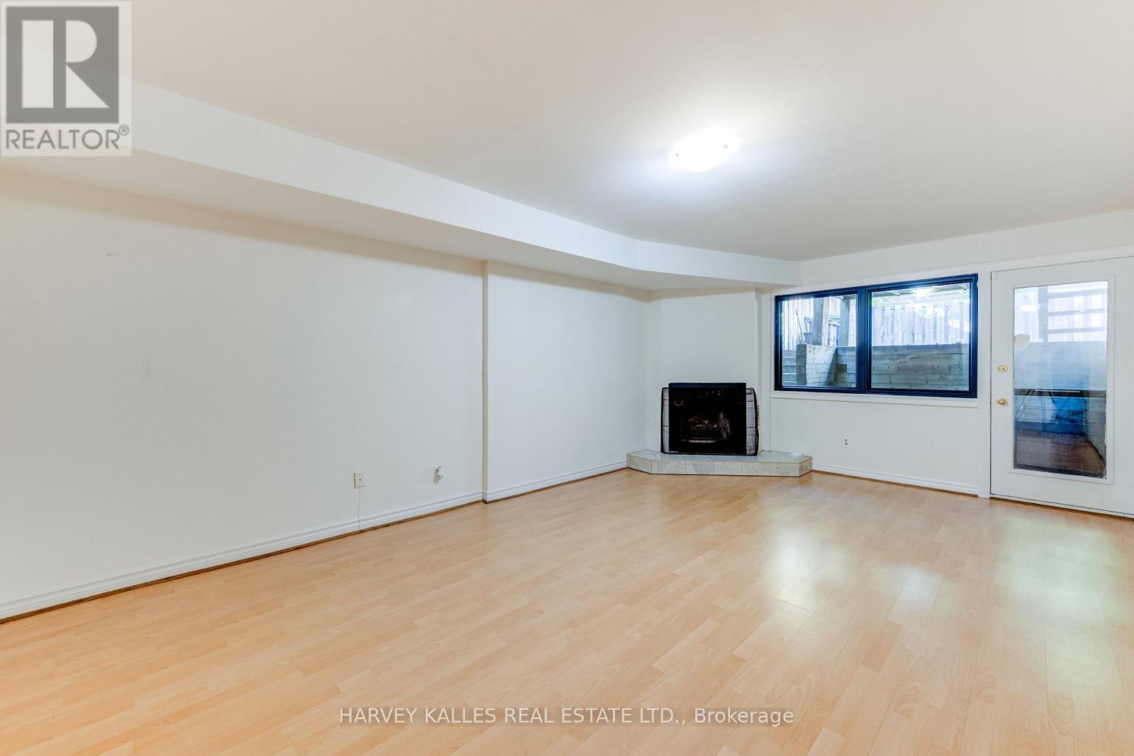 16 St. James Court Property Photo 29