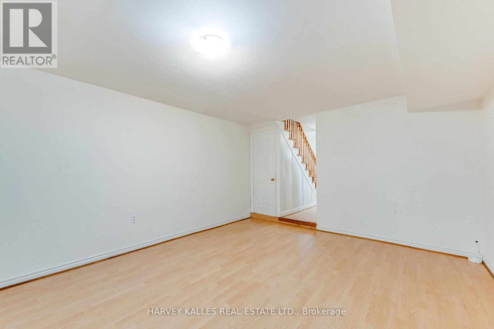 16 St. James Court Property Photo 31