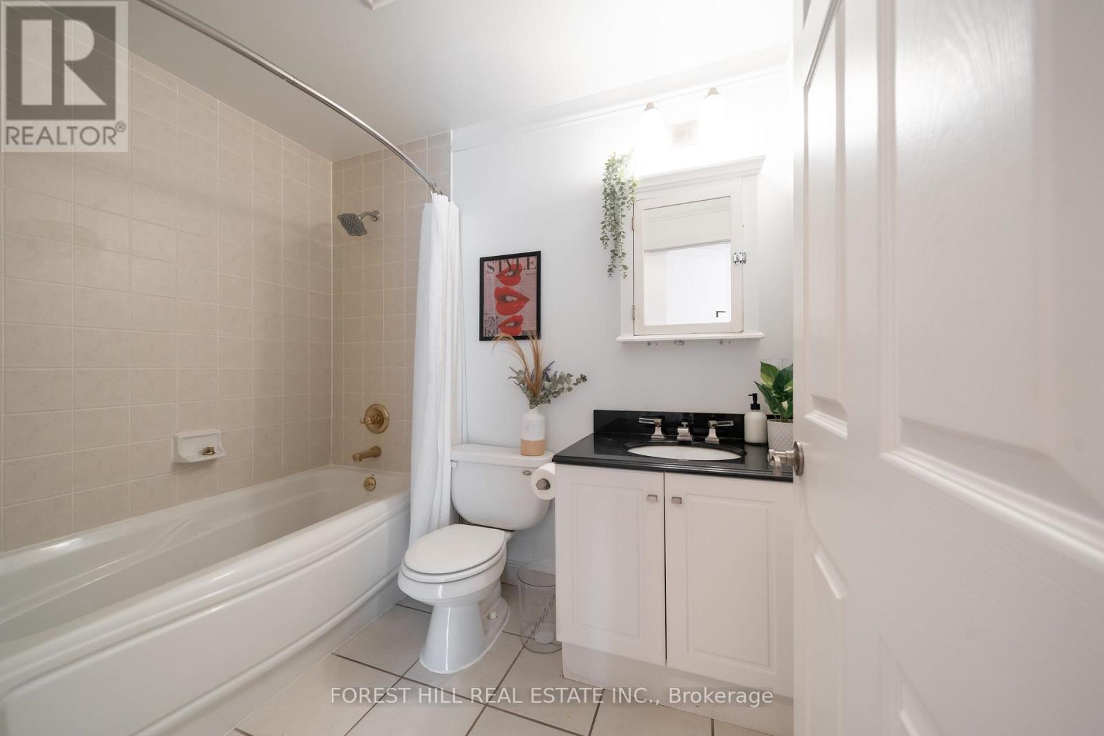 701 - 115 Richmond Street E Property Photo 15