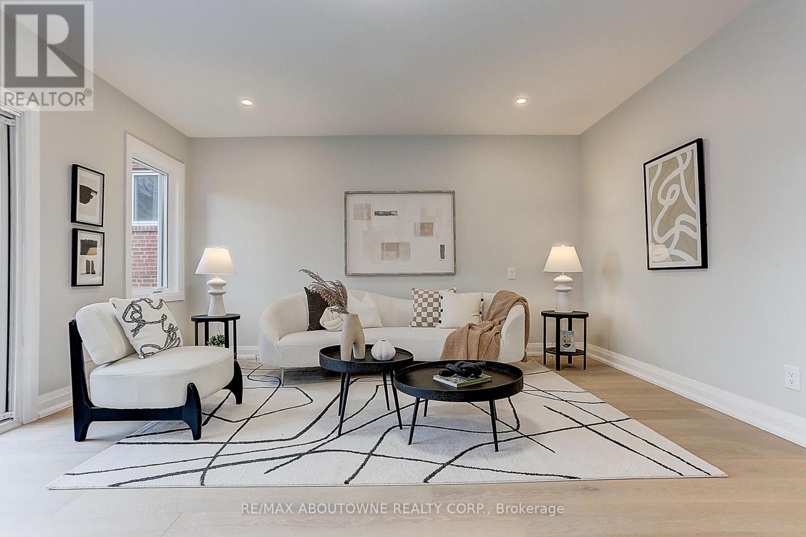 564 Dufferin Street Property Photo 19