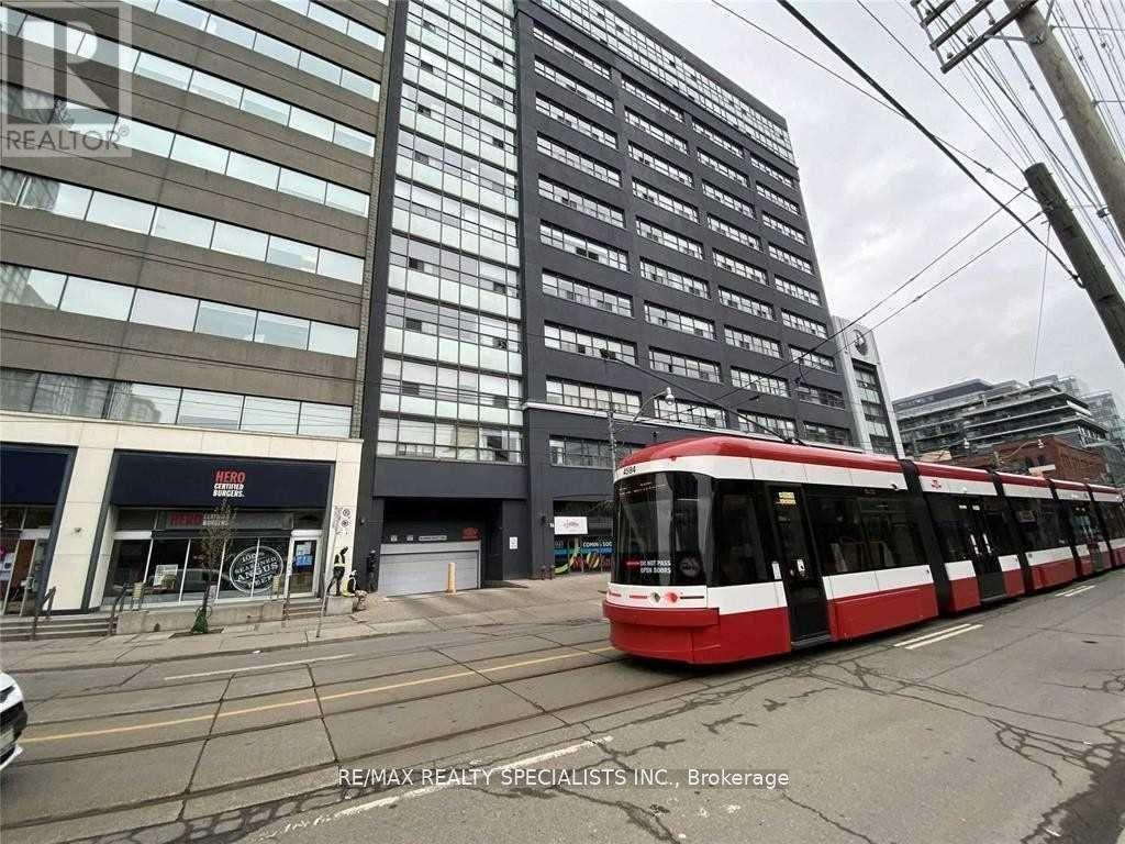 519 - 700 King Street W Property Photo 2