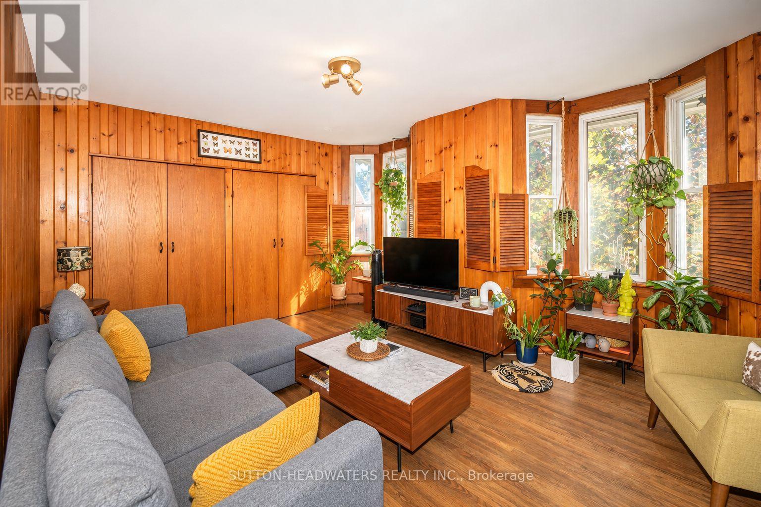 106 Barton Avenue Property Photo 18