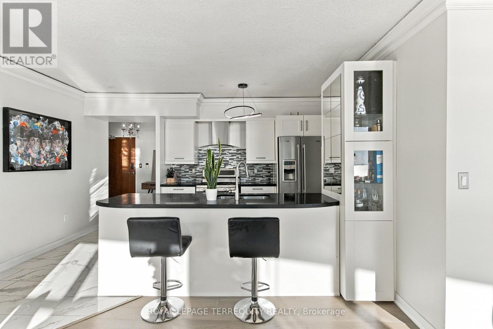 4512 - 35 Mariner Terrace Property Photo 15