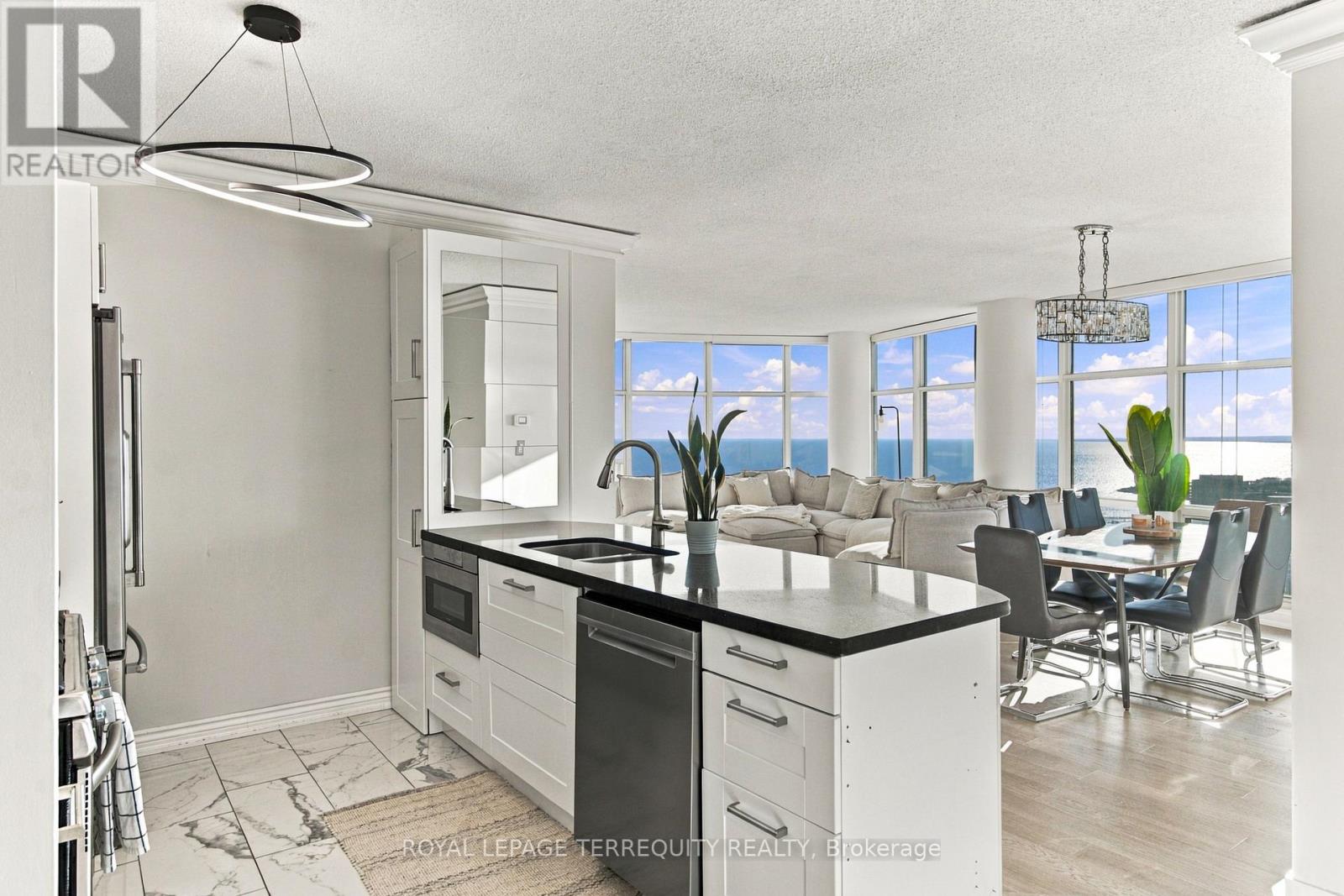 4512 - 35 Mariner Terrace Property Photo 16