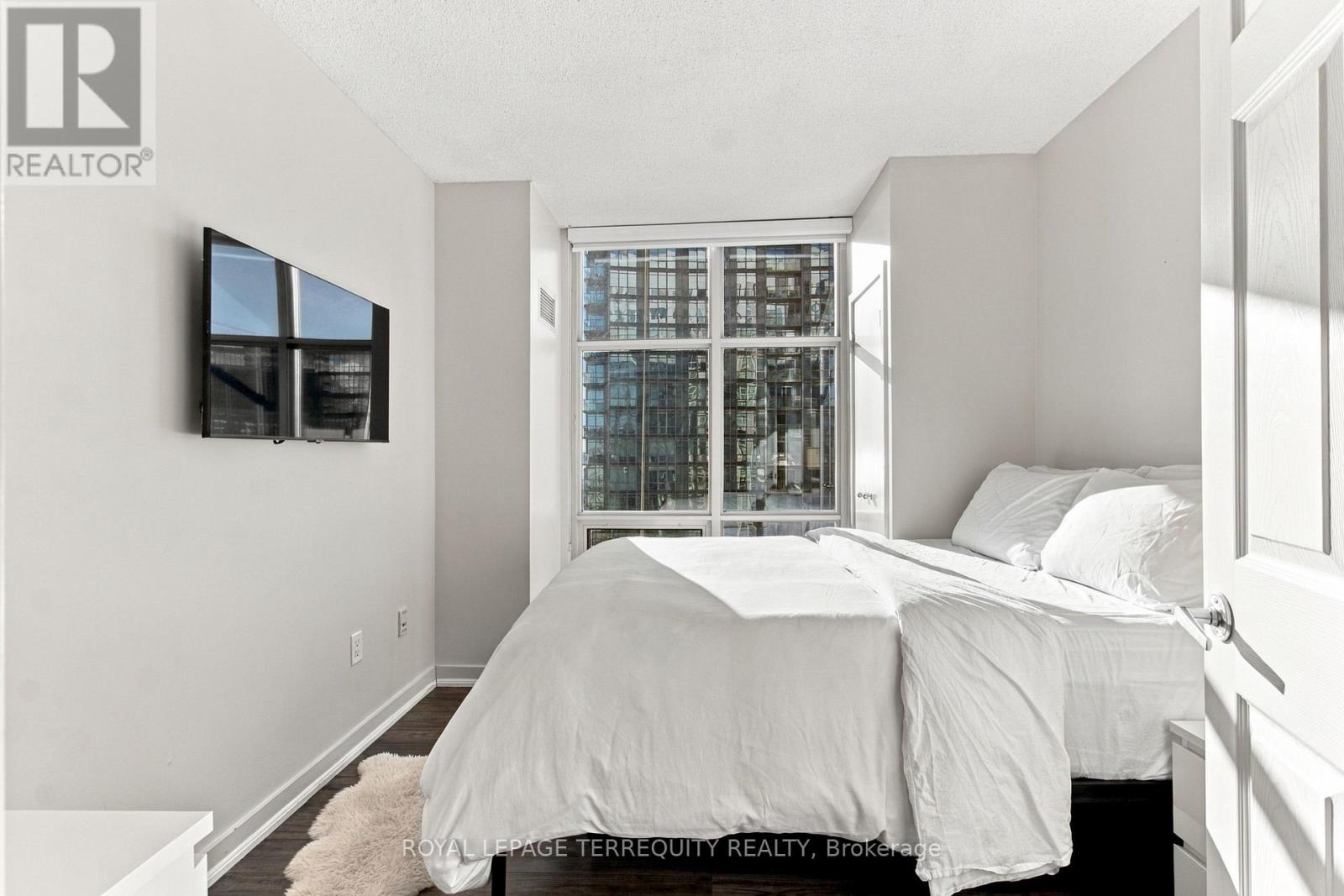 4512 - 35 Mariner Terrace Property Photo 24