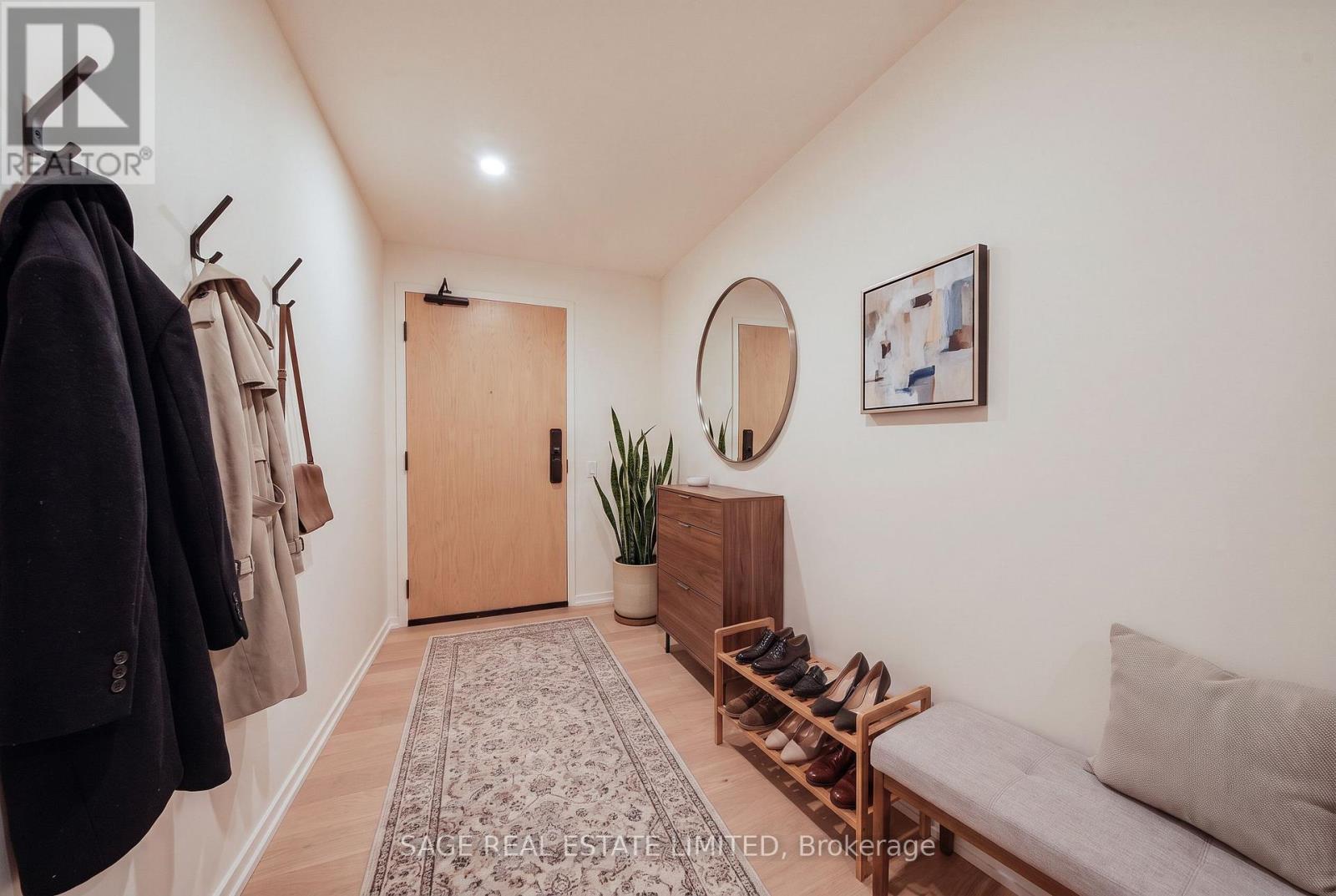 511 - 109 Erskine Avenue Property Photo 6