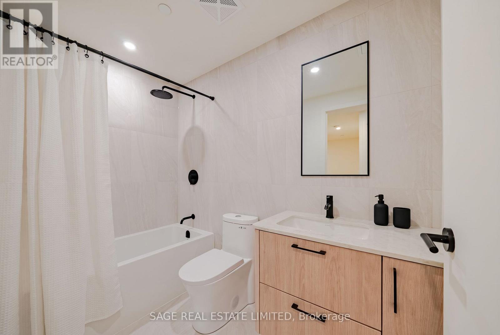 511 - 109 Erskine Avenue Property Photo 15