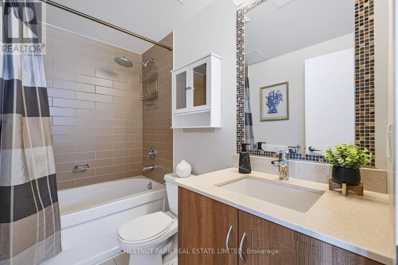 1209 - 35 Mariner Terrace Property Photo 27