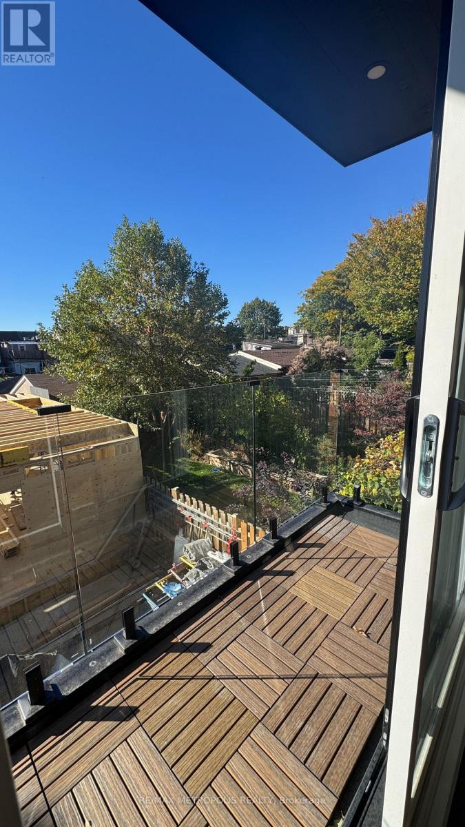 2&3 Floor - 94 Saint Clarens Avenue Property Photo 13