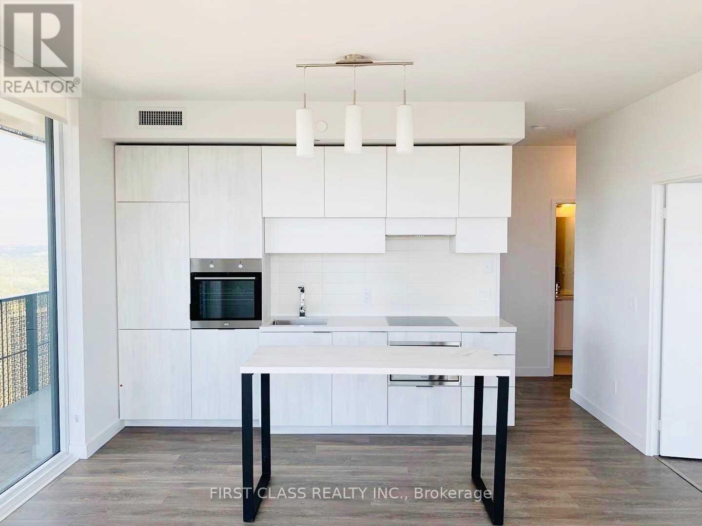 4302 - 8 Eglinton Avenue E Property Photo 9
