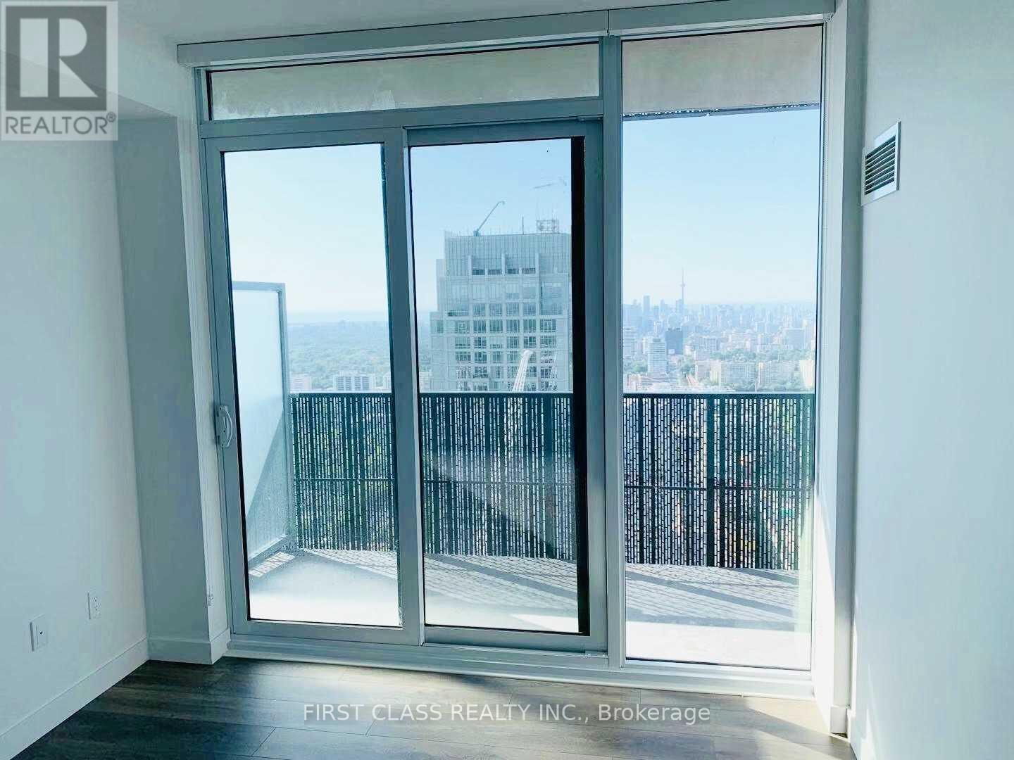 4302 - 8 Eglinton Avenue E Property Photo 10