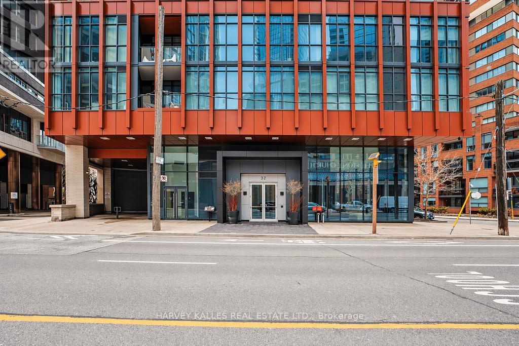 2603 - 32 Davenport Road Property Photo 4