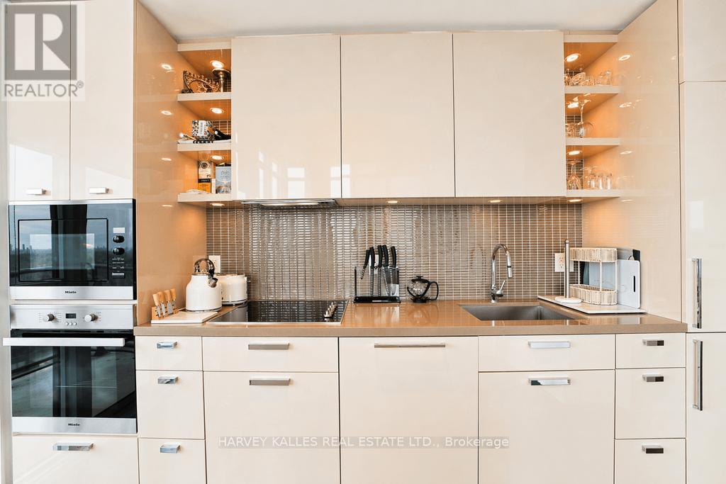 2603 - 32 Davenport Road Property Photo 21