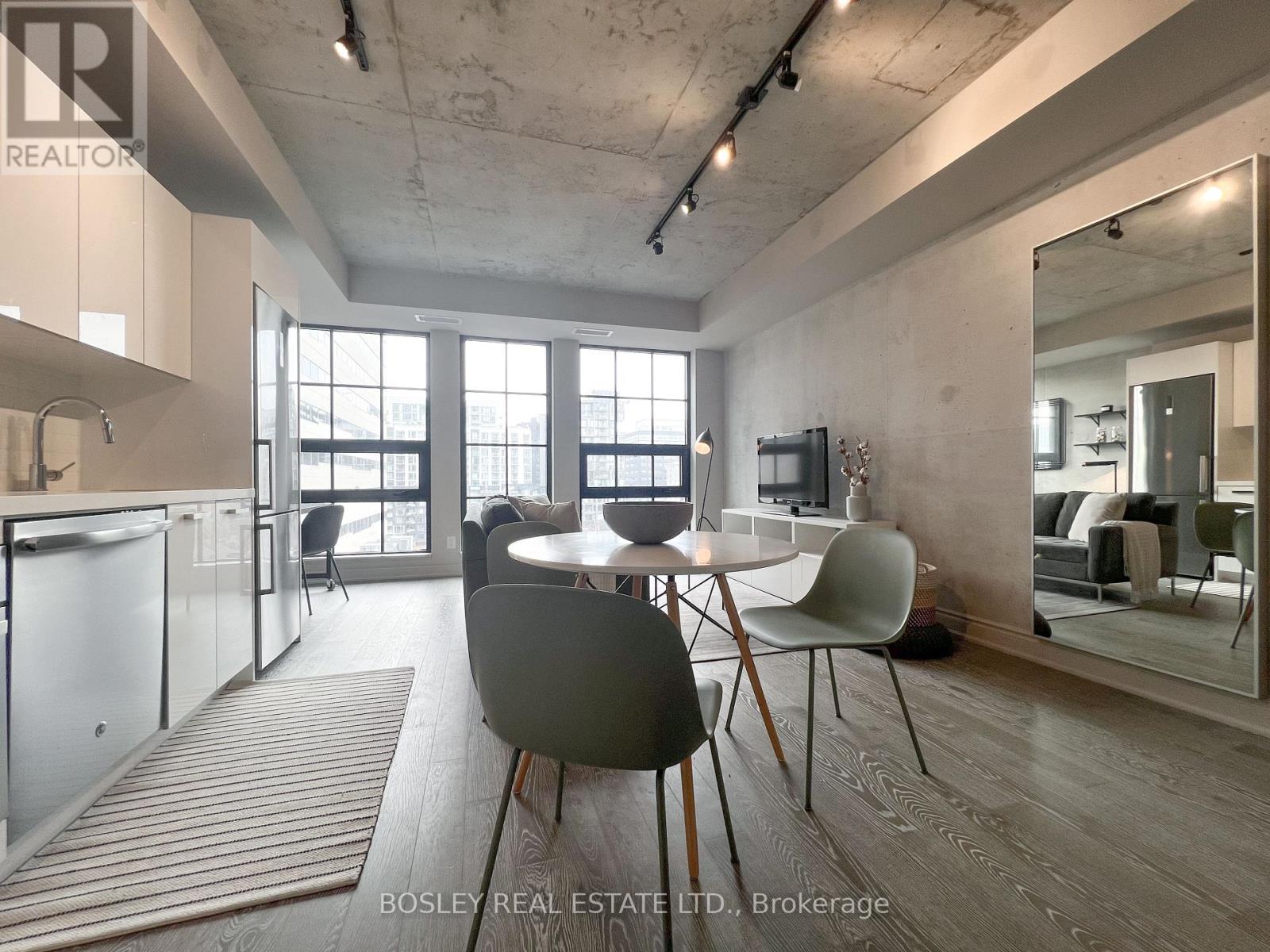 709 - 608 Richmond Street W Property Photo 4