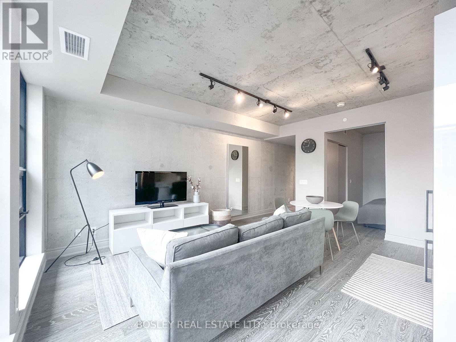 709 - 608 Richmond Street W Property Photo 5