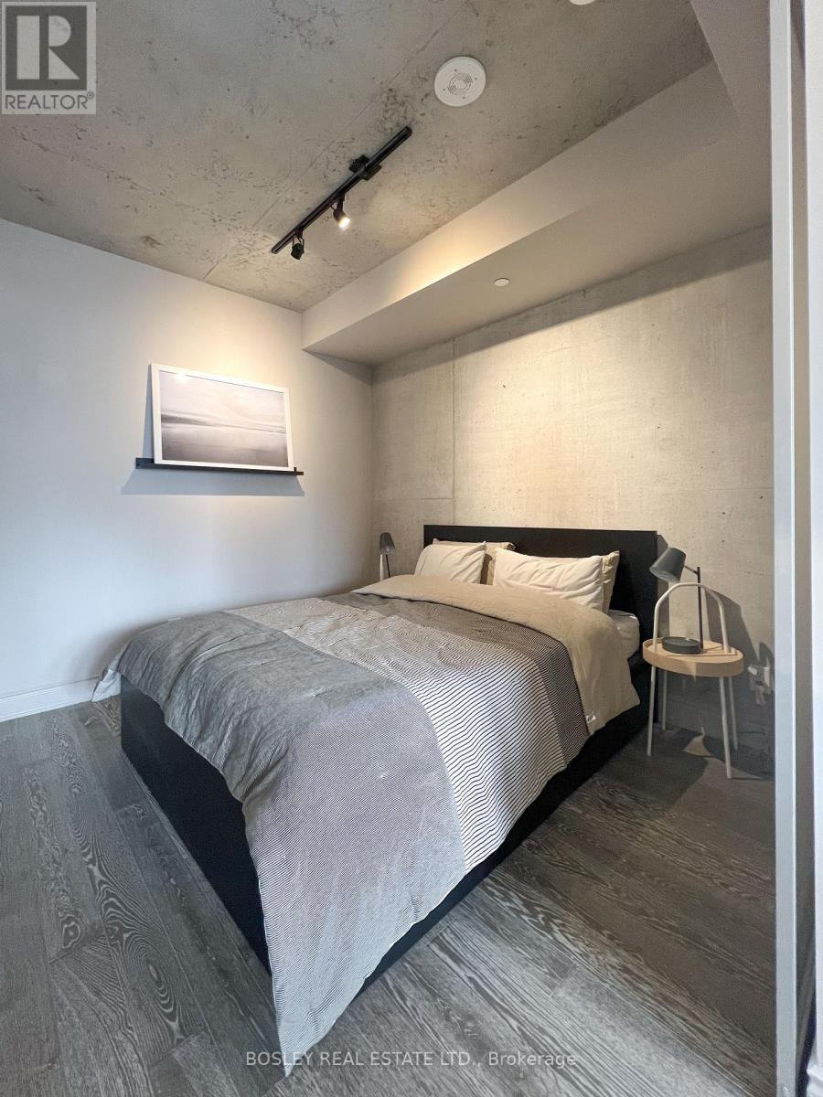 709 - 608 Richmond Street W Property Photo 8