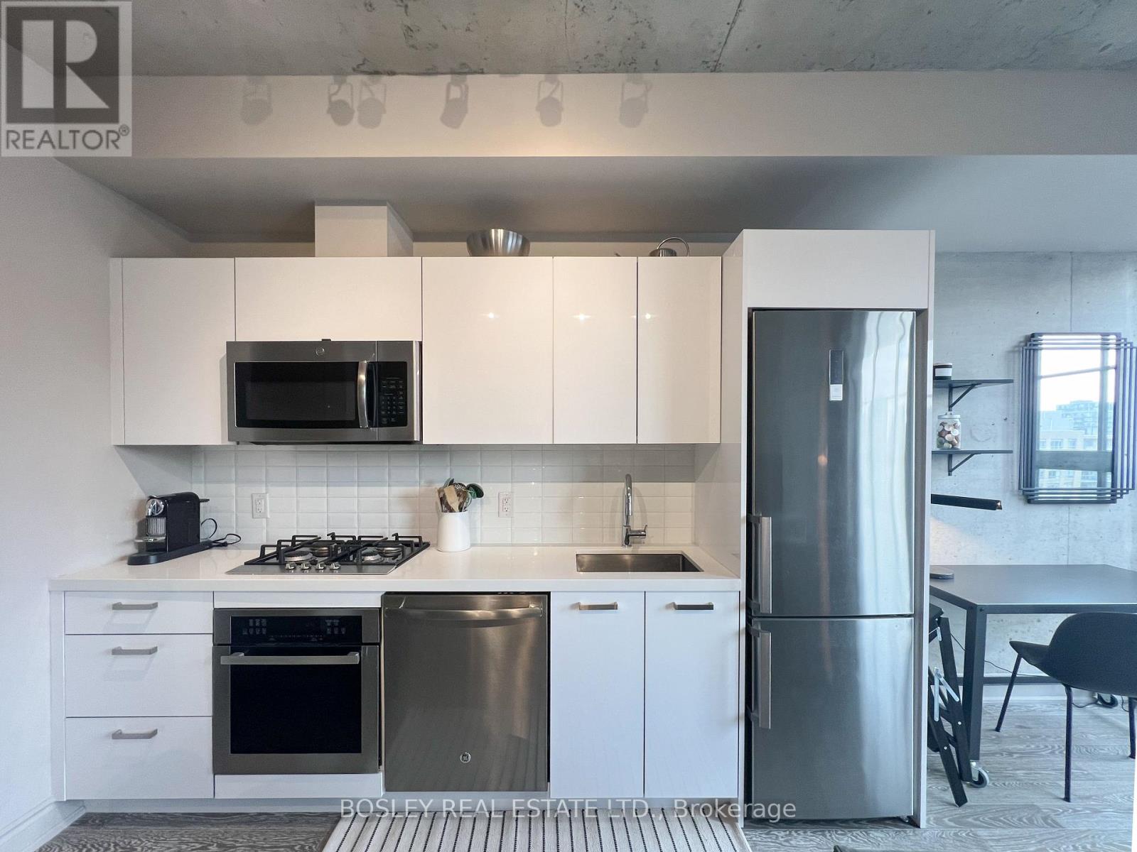 709 - 608 Richmond Street W Property Photo 13