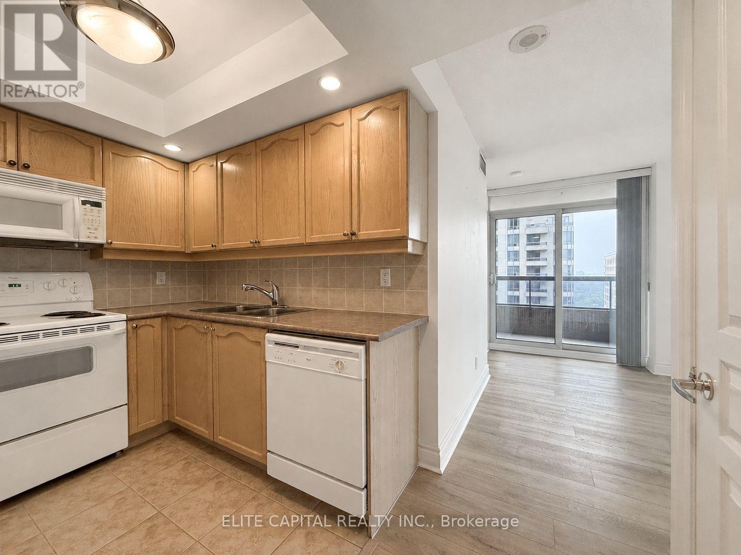 2018 - 15 Northtown Way Property Photo 6