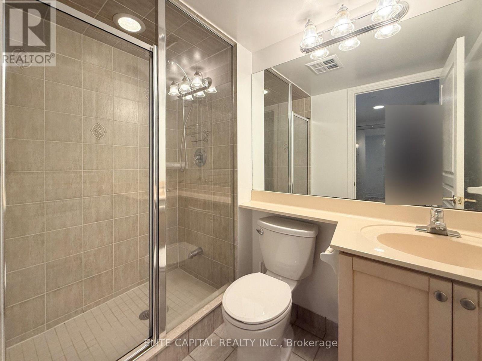 2018 - 15 Northtown Way Property Photo 8