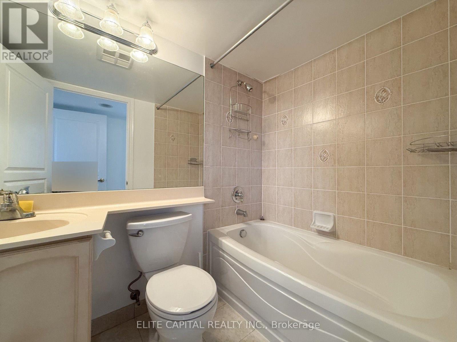 2018 - 15 Northtown Way Property Photo 10