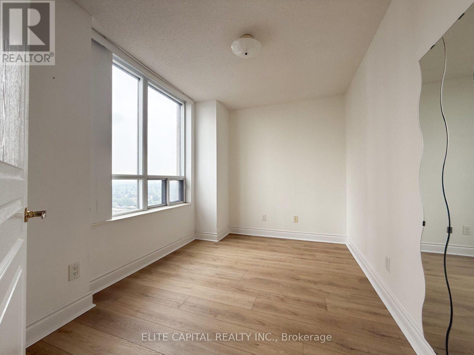 2018 - 15 Northtown Way Property Photo 11