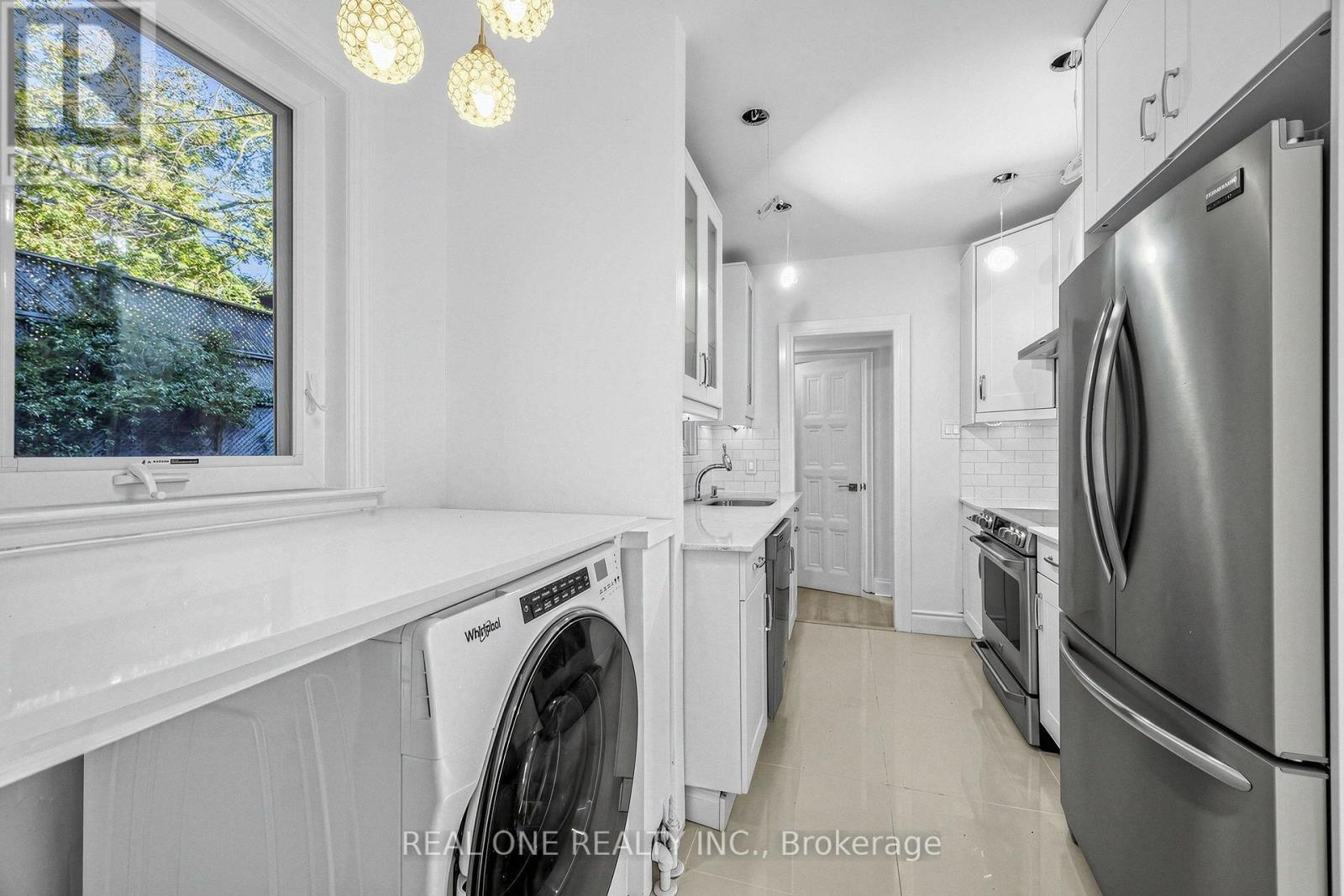 603 Spadina Road Property Photo 3