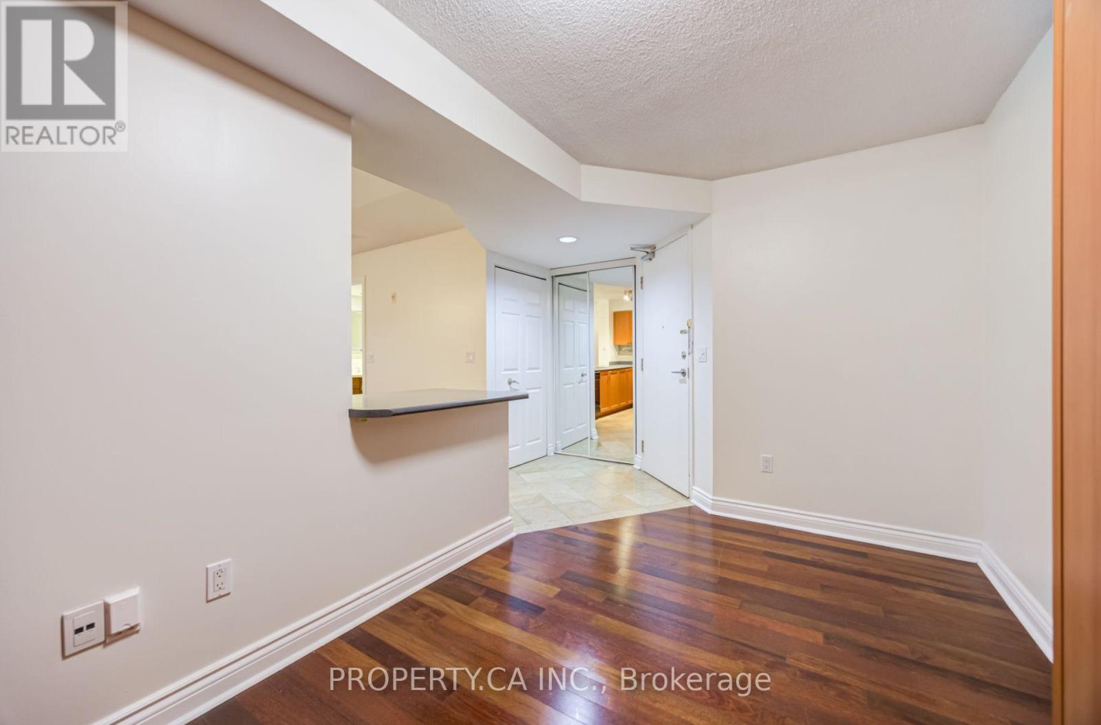 209 - 330 Adelaide Street E Property Photo 4