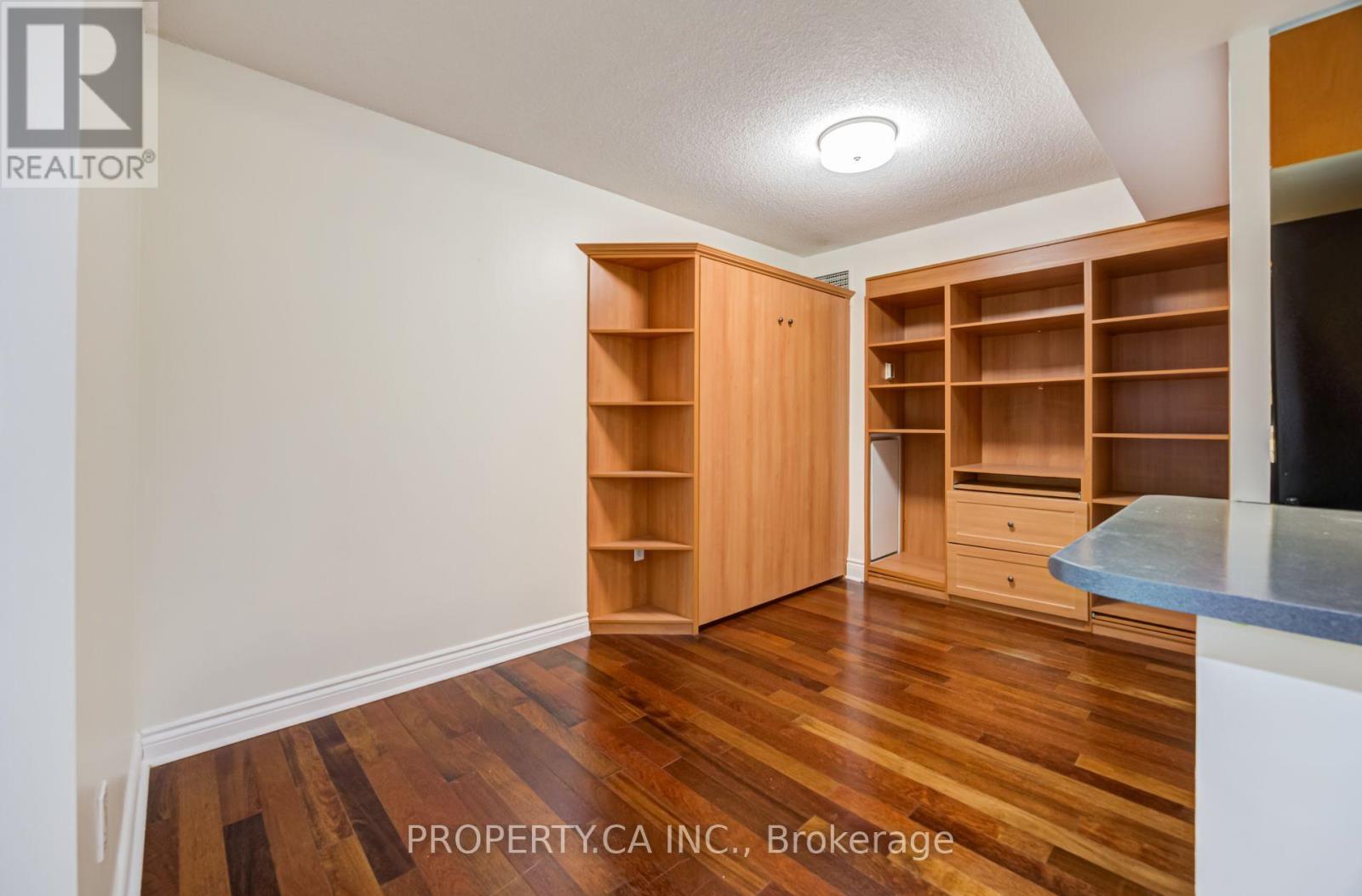209 - 330 Adelaide Street E Property Photo 5
