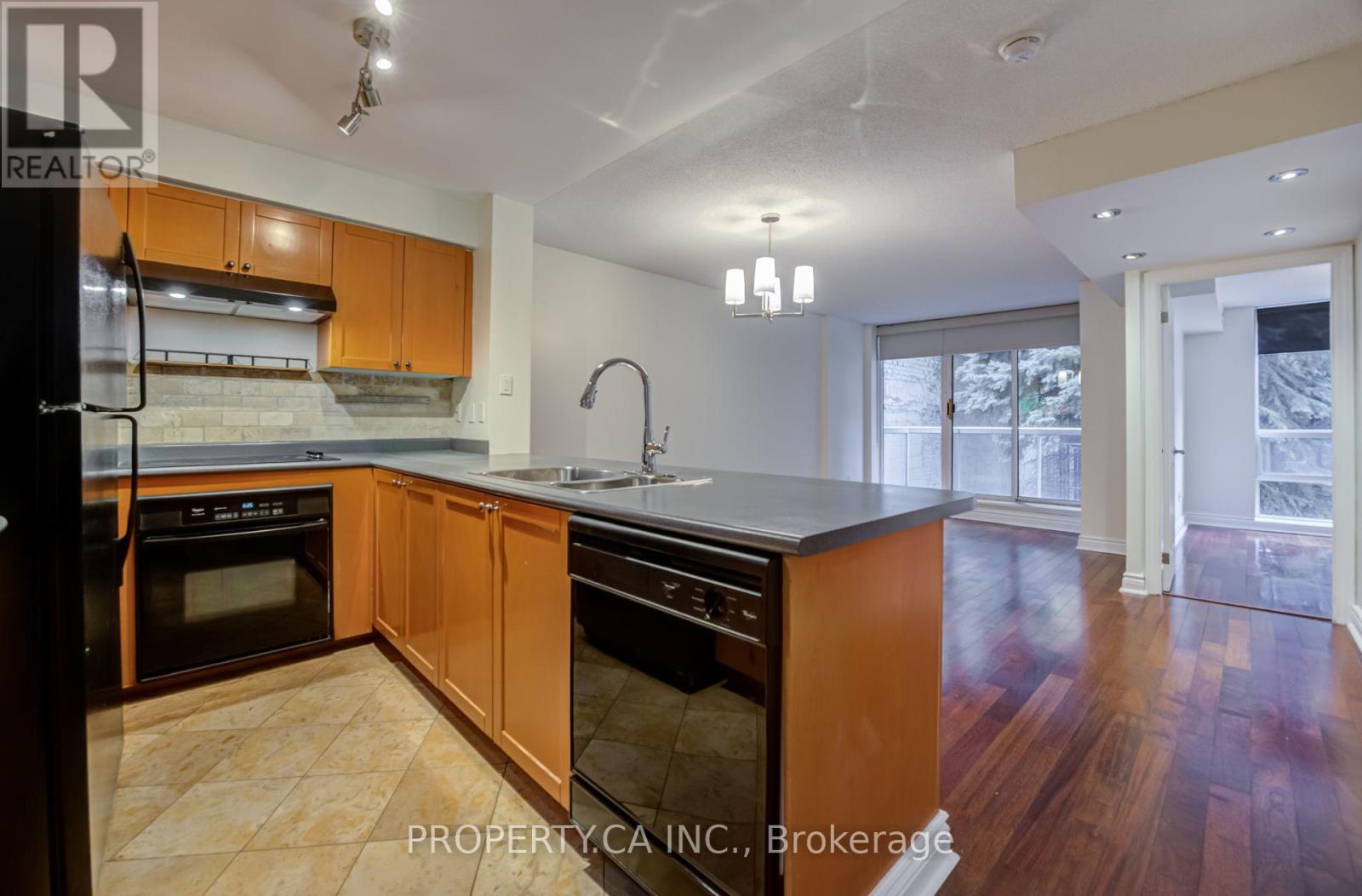 209 - 330 Adelaide Street E Property Photo 7