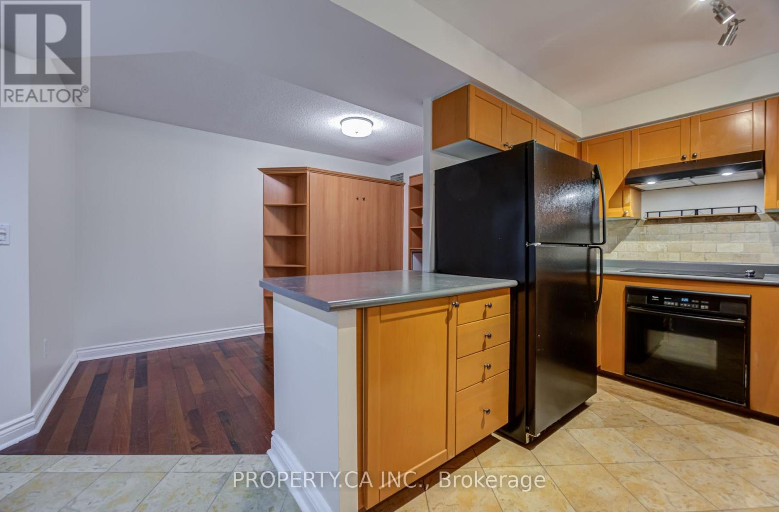 209 - 330 Adelaide Street E Property Photo 8