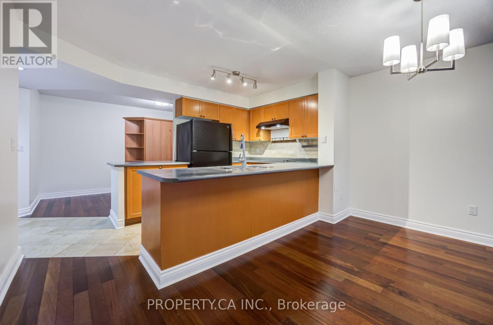 209 - 330 Adelaide Street E Property Photo 9