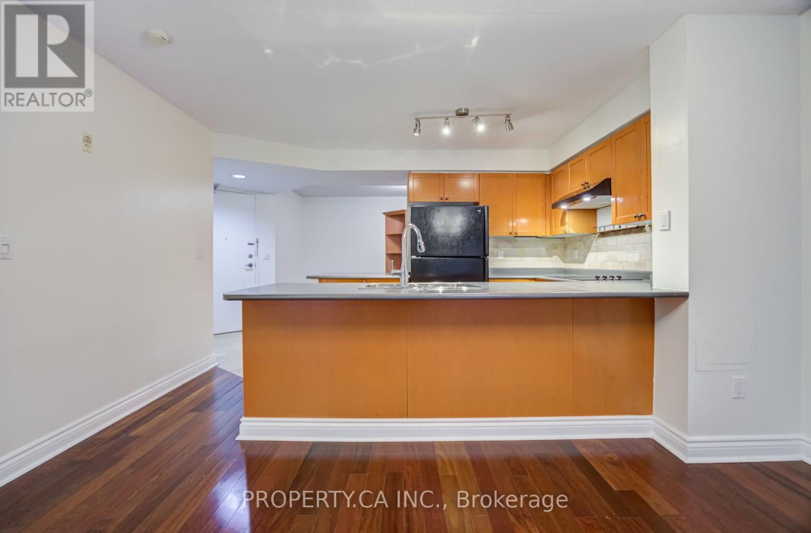 209 - 330 Adelaide Street E Property Photo 10