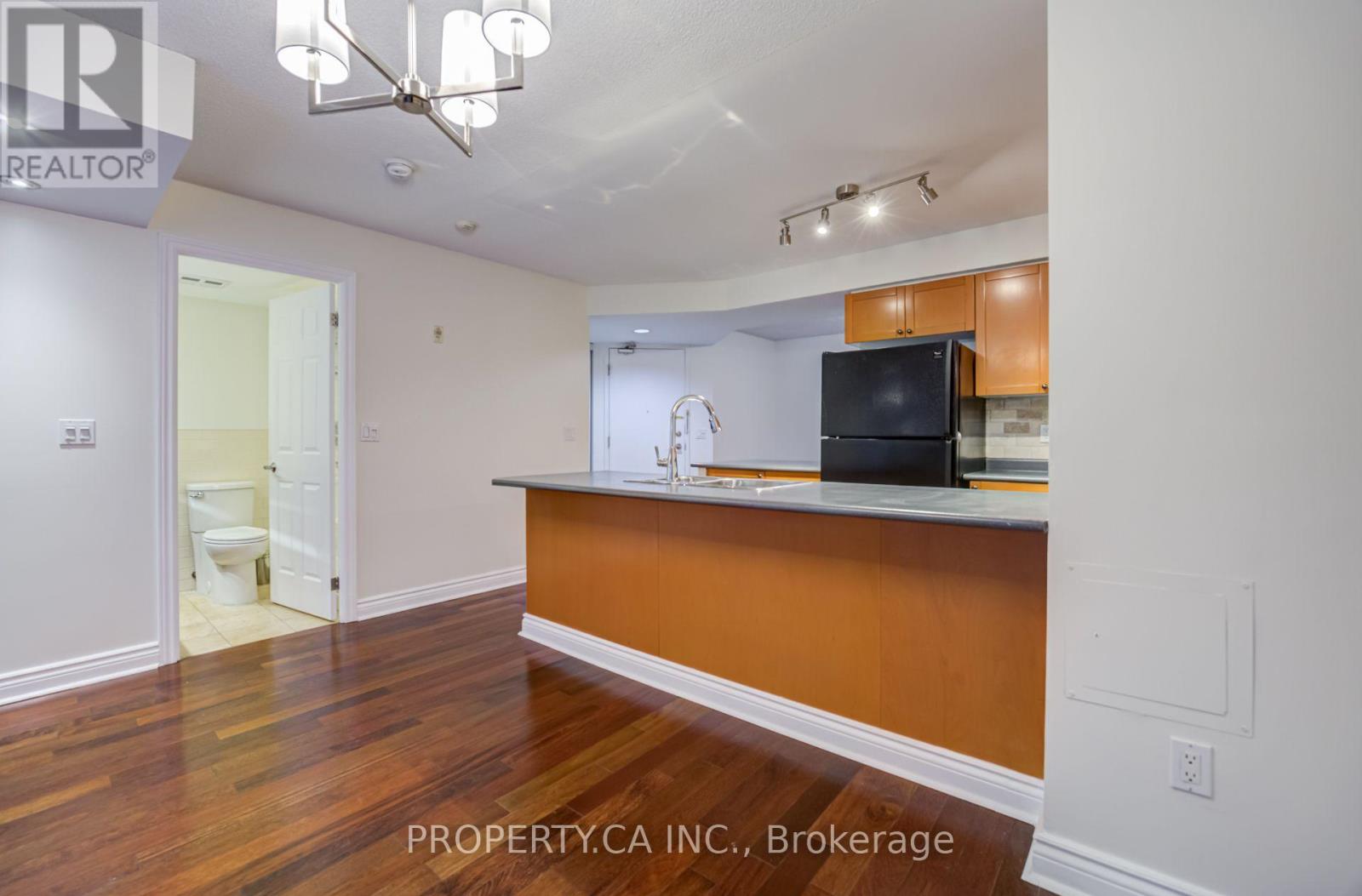 209 - 330 Adelaide Street E Property Photo 11