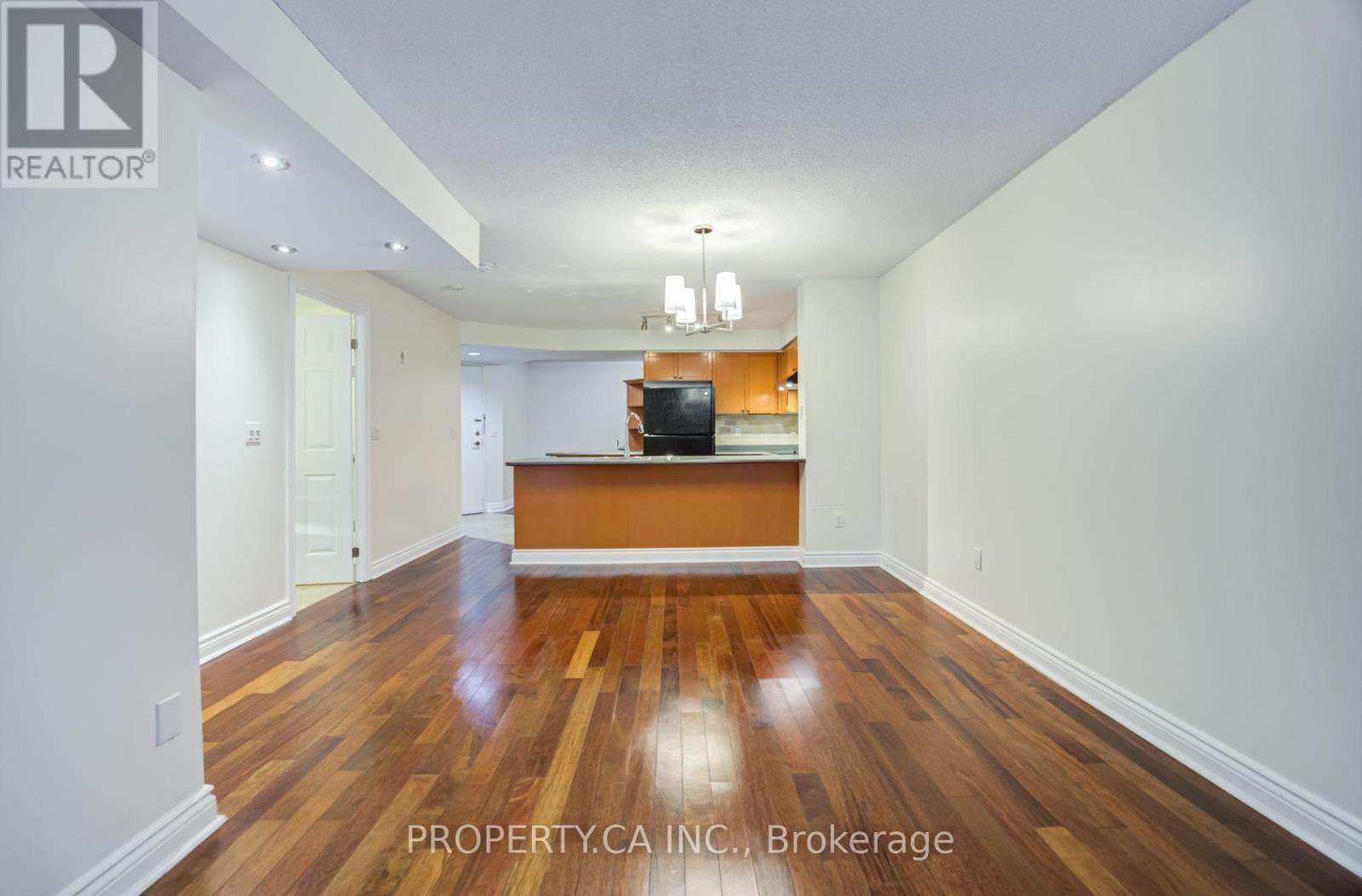 209 - 330 Adelaide Street E Property Photo 15