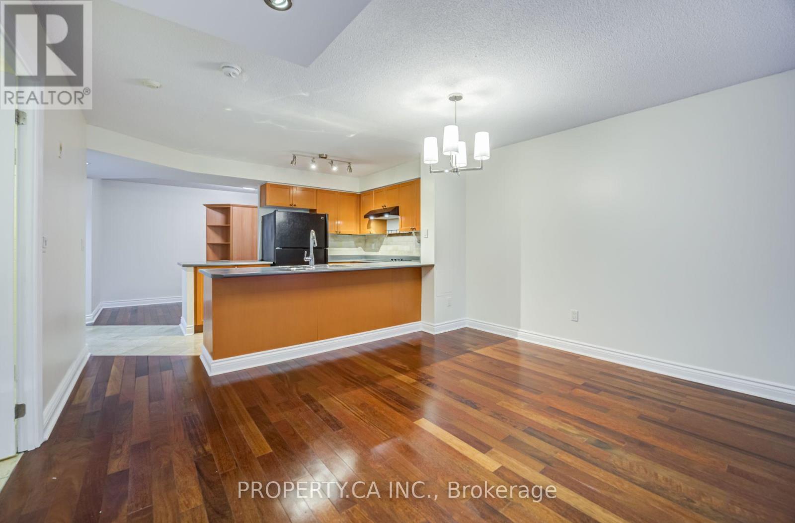 209 - 330 Adelaide Street E Property Photo 16