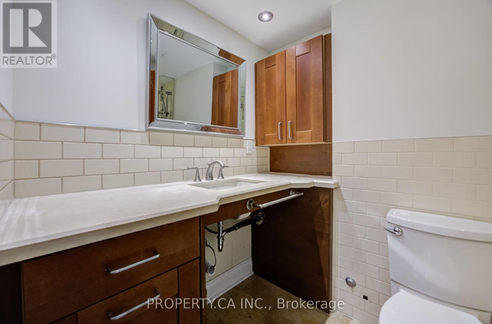 209 - 330 Adelaide Street E Property Photo 17
