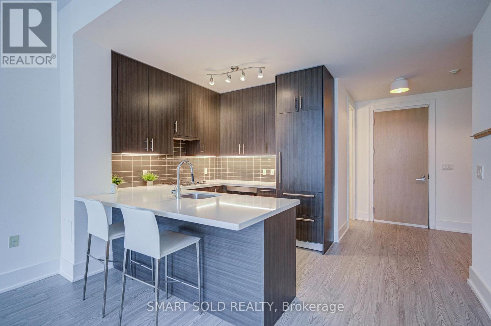 436 - 39 QUEENS QUAY E Property Photo 1